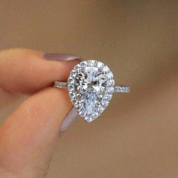 Waterdrop Zircon Ladies Ring for Elegant Sophistication