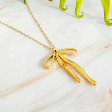 Stylish Bow Pendant Necklace: Pandora Locket Necklace for Chic Elegance
