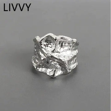 Minimalist Gold Rings – Matte Surface Ellipse Rings for Women’s Modern Style