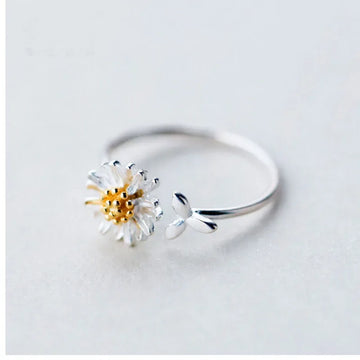 Gold Floral Ring – Vintage Daisy Flower Rings for Charming Elegance