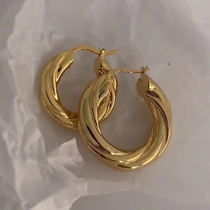 Golden Minimalist Earrings for Subtle Elegance