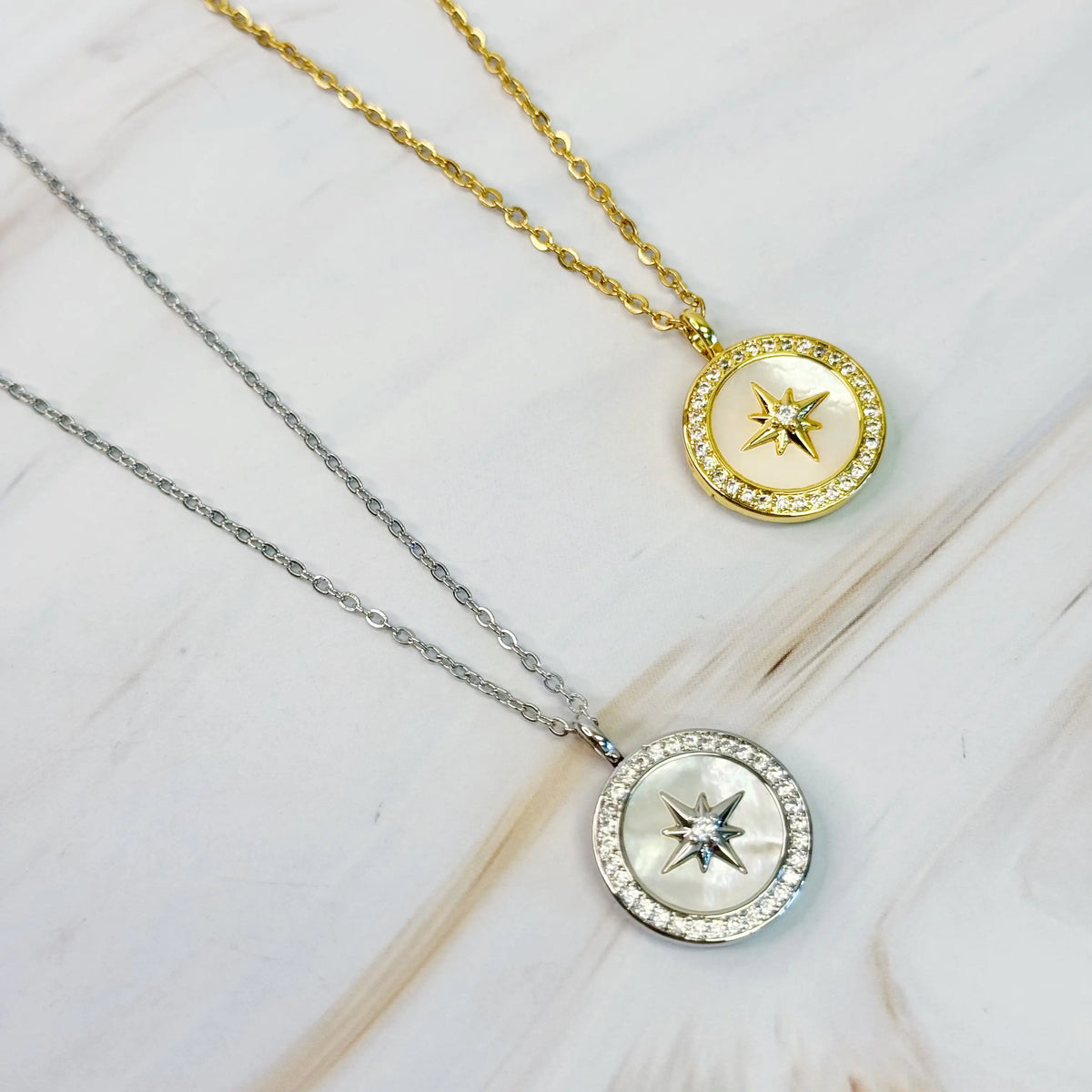 Shine Compass Open Locket Pendant Necklace for Personalized Style