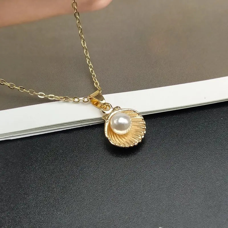 Shell Pearl Pendant for Elegant Beach-Inspired Style