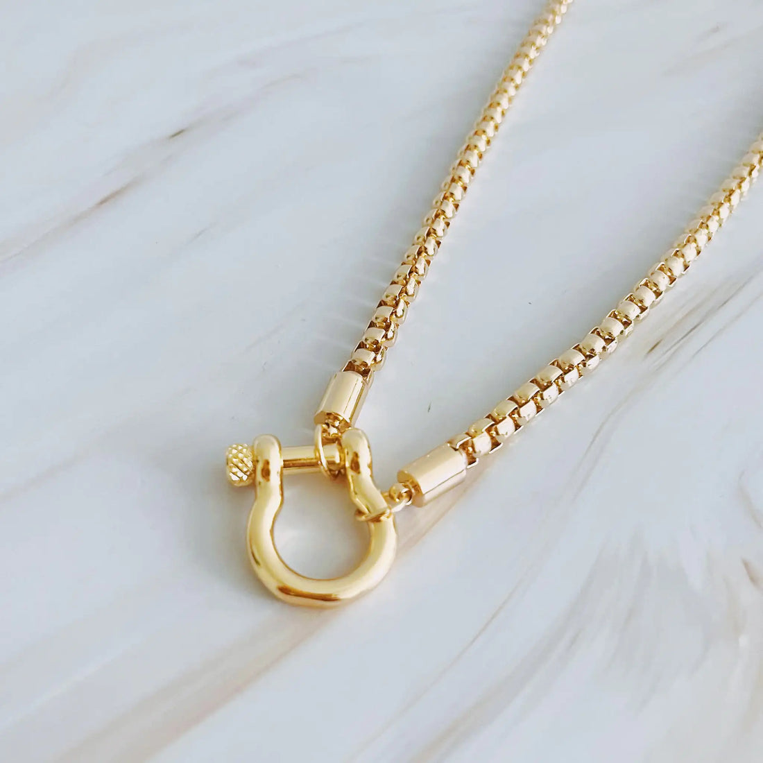 Luxe Pendant Box Chain Necklace for Sophisticated Style