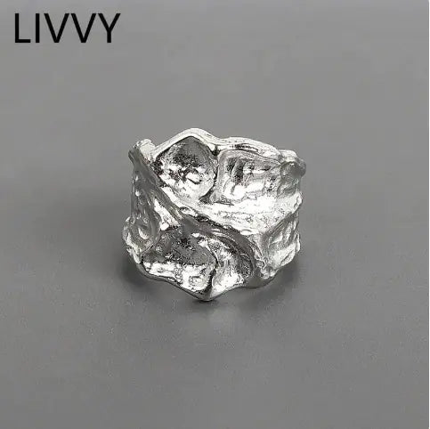 Minimalist Gold Rings – Matte Surface Ellipse Rings for Women’s Modern Style