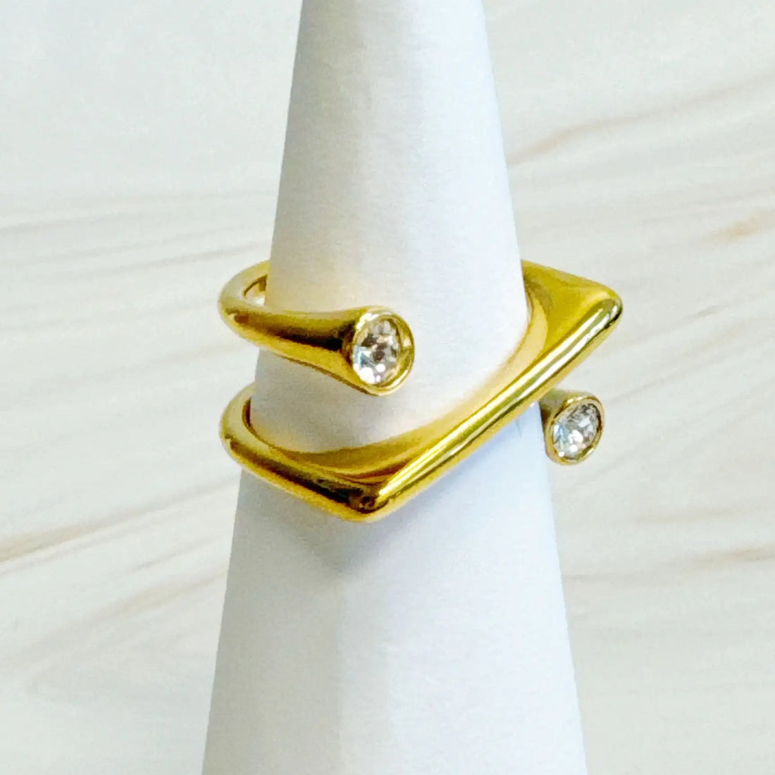 Edge Angled Swirling Ring for Contemporary Style