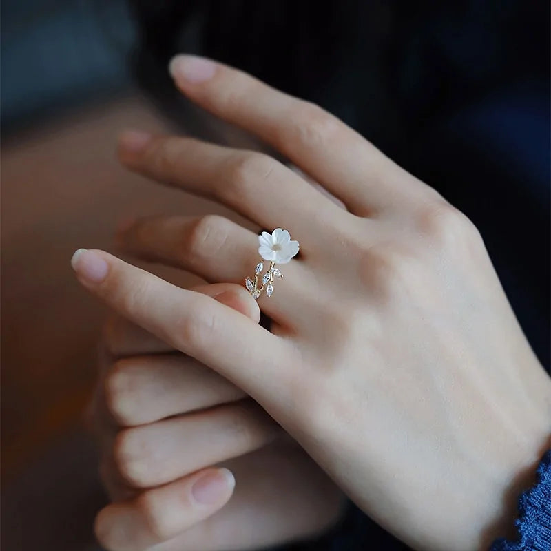 White Shell Flower Opening Rings for Elegant Style