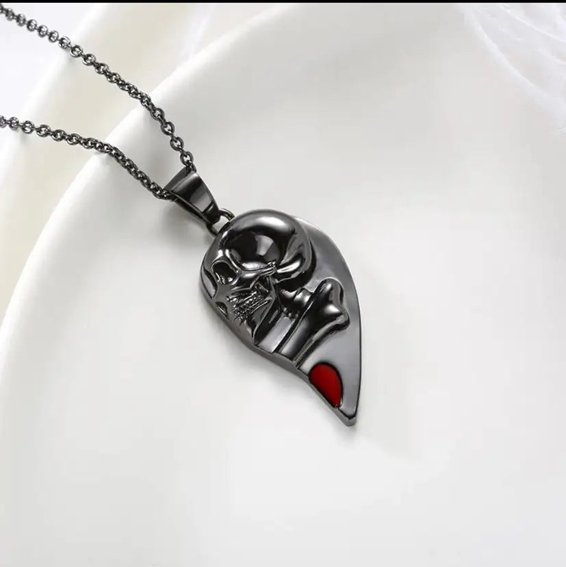 Magnetic Skull Hearts Pendant for Edgy Style